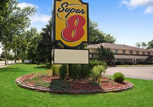 super-8-whitewater Super 8 Whitewater