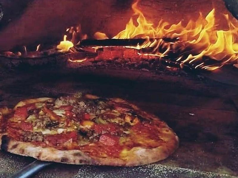 Wood-fired pizza at Sprouting Acres, Cambridge
