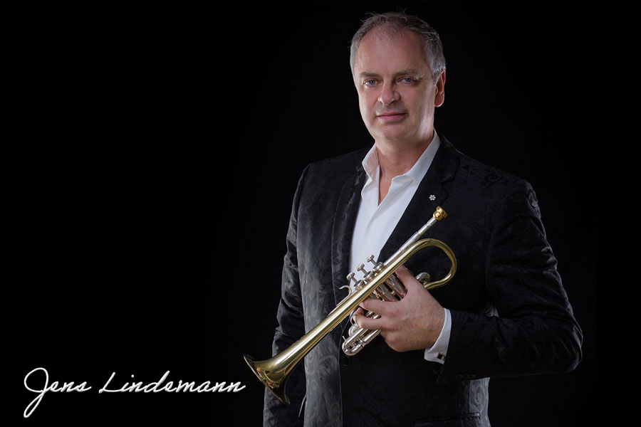 Jens-Lindemann-holding-trumpet